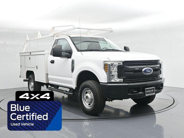 Photo of 2019 Oxford White Ford F-250