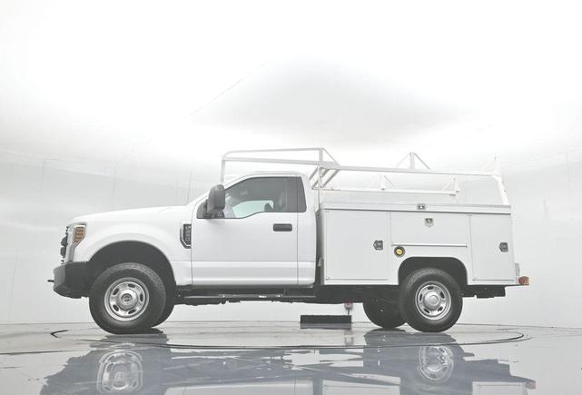 Photo of 2019 Oxford White Ford F-250