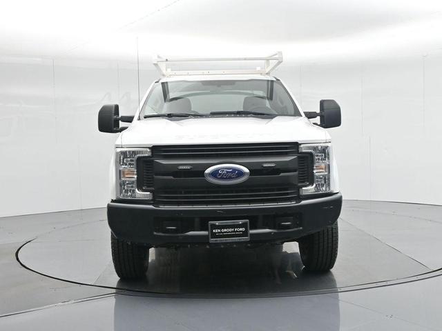 Photo of 2019 Oxford White Ford F-250