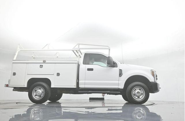 Photo of 2019 Oxford White Ford F-250