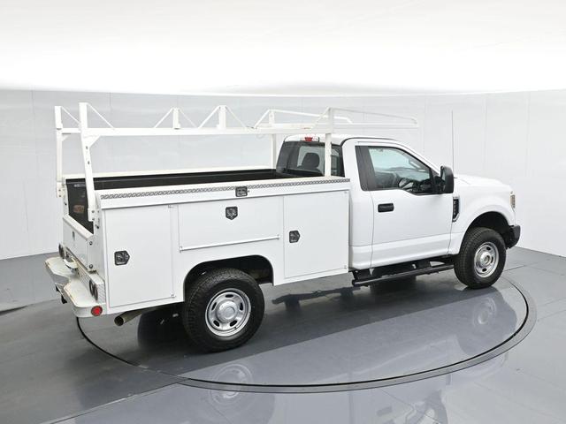 Photo of 2019 Oxford White Ford F-250