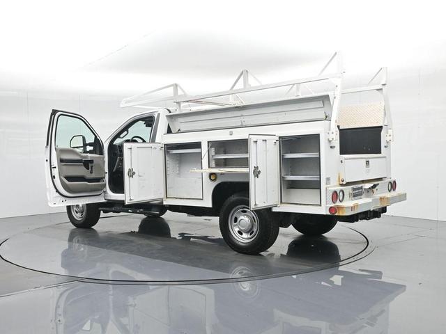 Photo of 2019 Oxford White Ford F-250