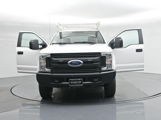 Photo of 2019 Oxford White Ford F-250
