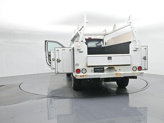 Photo of 2019 Oxford White Ford F-250