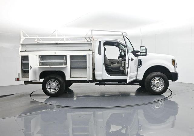 Photo of 2019 Oxford White Ford F-250