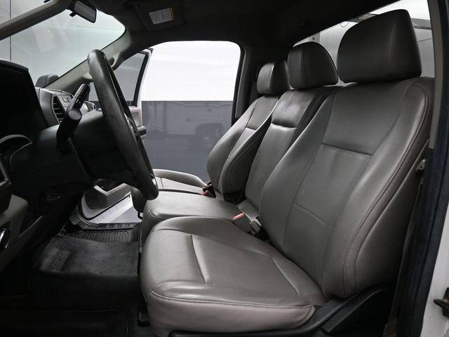 Photo of 2019 Oxford White Ford F-250