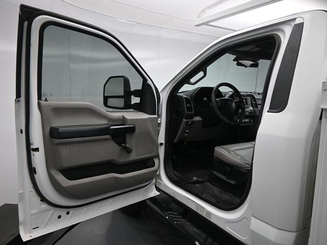 Photo of 2019 Oxford White Ford F-250