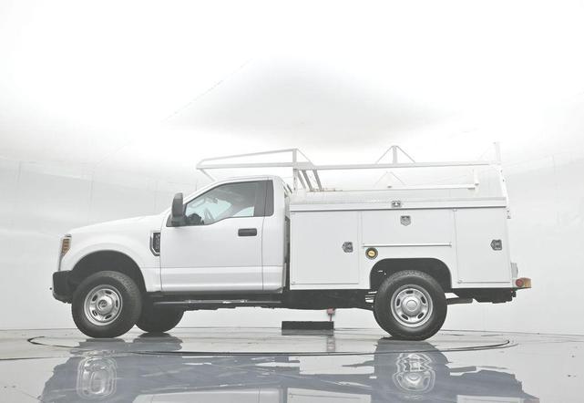 Photo of 2019 Oxford White Ford F-250