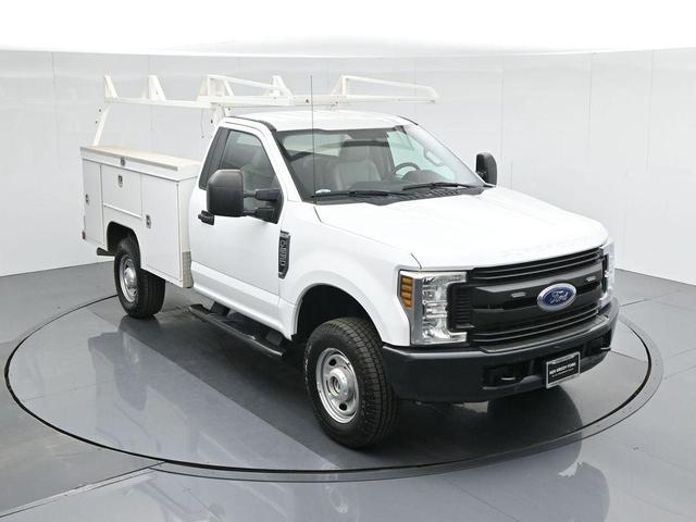 Photo of 2019 Oxford White Ford F-250