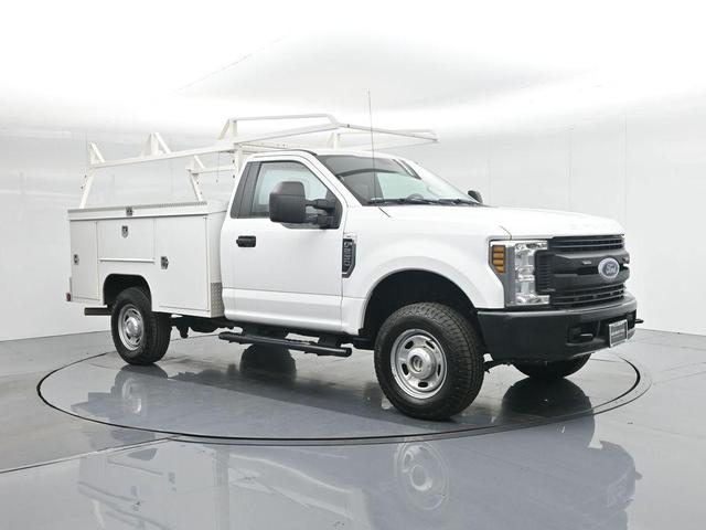 Photo of 2019 Oxford White Ford F-250