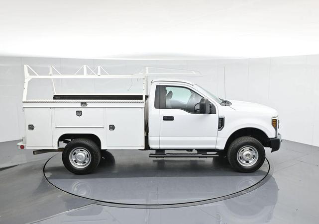 Photo of 2019 Oxford White Ford F-250