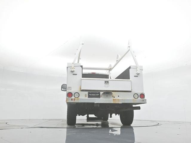 Photo of 2019 Oxford White Ford F-250