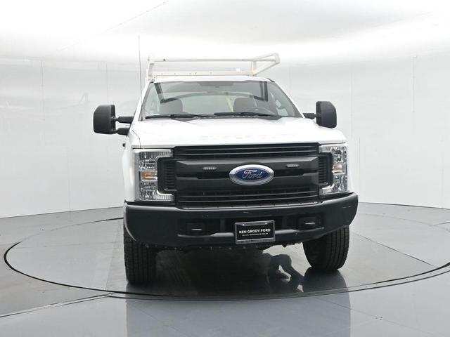 Photo of 2019 Oxford White Ford F-250