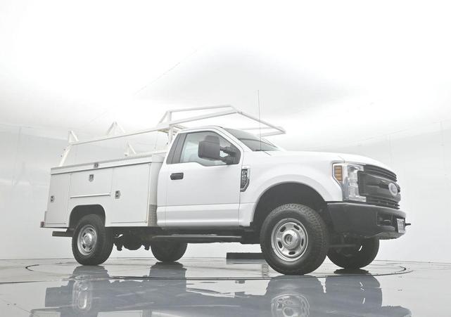 Photo of 2019 Oxford White Ford F-250