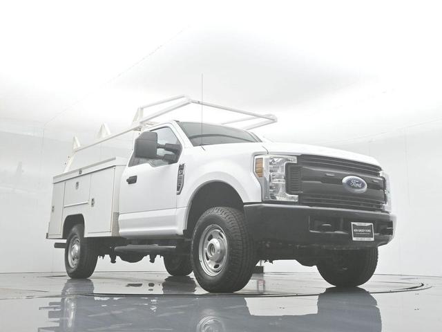 Photo of 2019 Oxford White Ford F-250