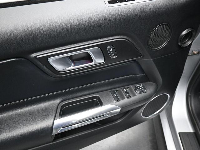 Photo of 2020 Iconic Silver Metallic Ford Mustang