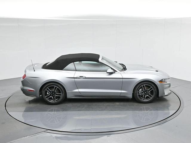 Photo of 2020 Iconic Silver Metallic Ford Mustang