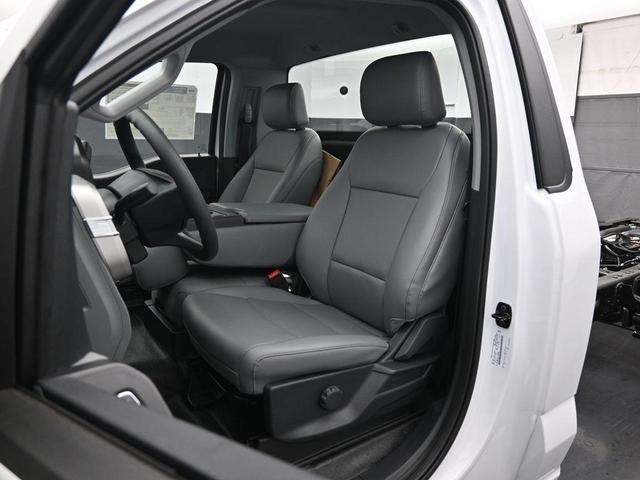 Photo of 2026 Oxford White Ford F-350