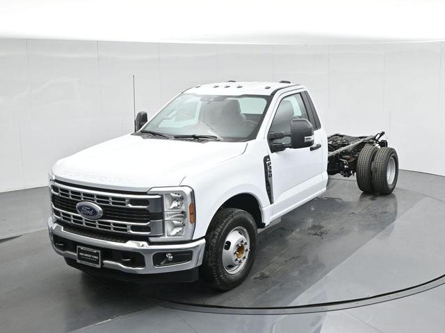 Photo of 2026 Oxford White Ford F-350