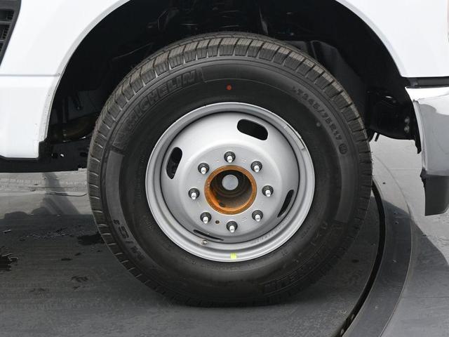 Photo of 2026 Oxford White Ford F-350