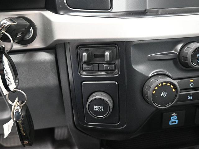 Photo of 2026 Oxford White Ford F-350