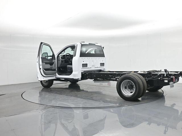 Photo of 2026 Oxford White Ford F-350