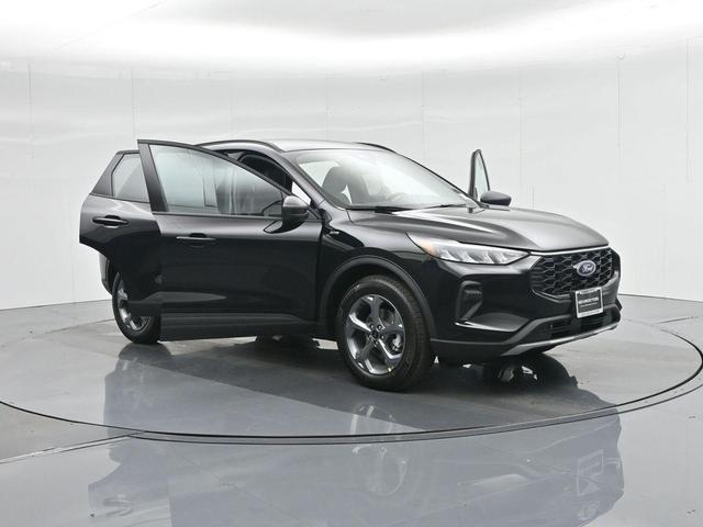 Photo of 2025 Black Metallic Ford Escape