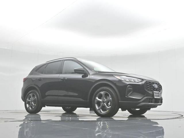 Photo of 2025 Black Metallic Ford Escape