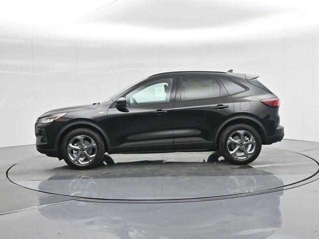Photo of 2025 Black Metallic Ford Escape