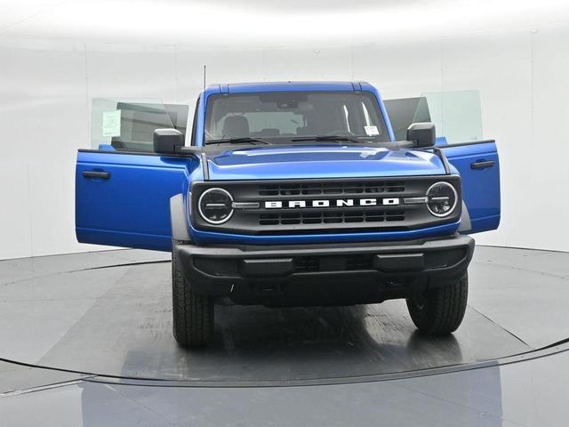 Photo of 2025 Blue Metallic Ford Bronco