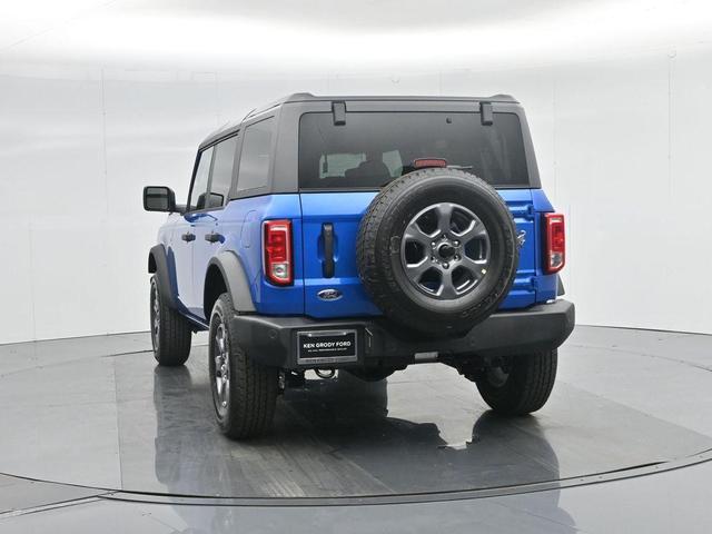 Photo of 2025 Blue Metallic Ford Bronco