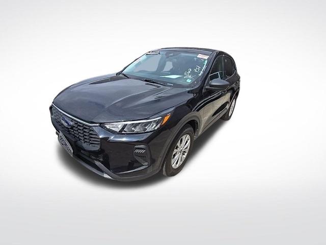 Photo of 2023 Agate Black Metallic Ford Escape