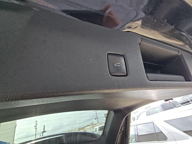 Photo of 2023 Agate Black Metallic Ford Escape