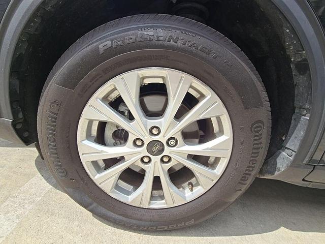 Photo of 2023 Agate Black Metallic Ford Escape
