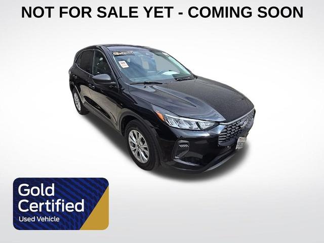 Photo of 2023 Agate Black Metallic Ford Escape
