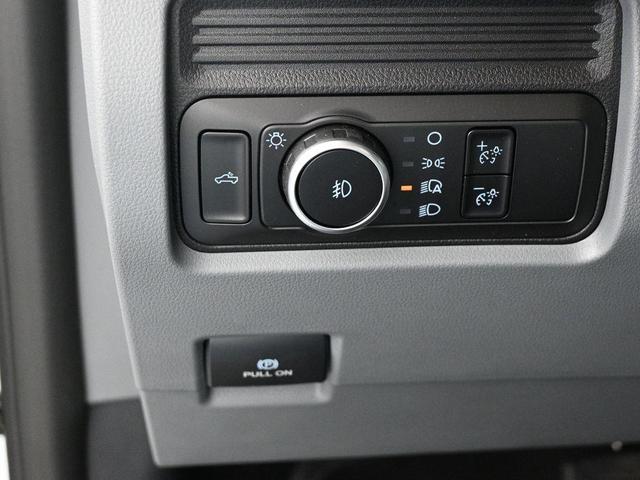 Photo of 2025 Oxford White Ford F-250
