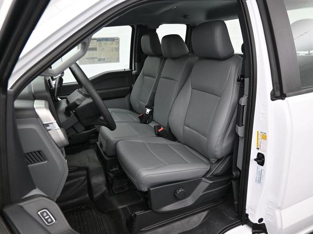 Photo of 2025 Oxford White Ford F-250
