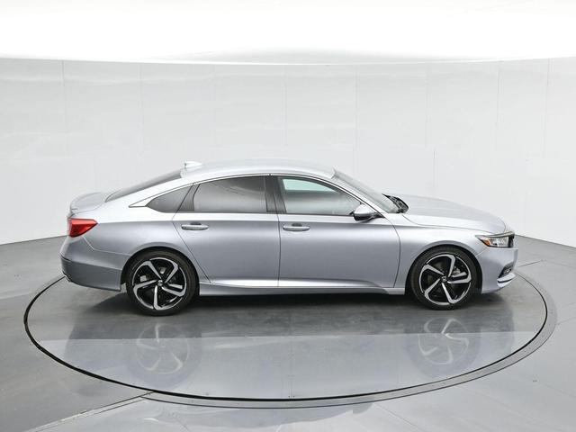 Photo of 2019 Lunar Silver Metallic Honda Accord