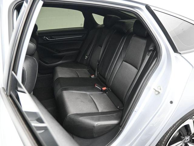 Photo of 2019 Lunar Silver Metallic Honda Accord