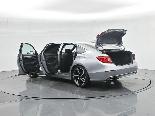 Photo of 2019 Lunar Silver Metallic Honda Accord