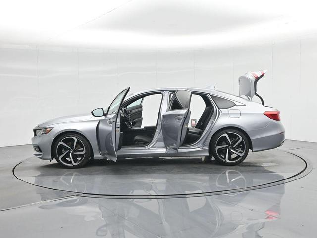 Photo of 2019 Lunar Silver Metallic Honda Accord
