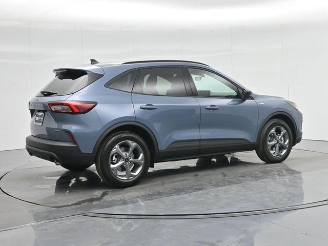 Photo of 2025 Vapor Blue Ford Escape