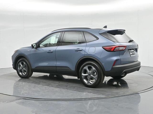 Photo of 2025 Vapor Blue Ford Escape