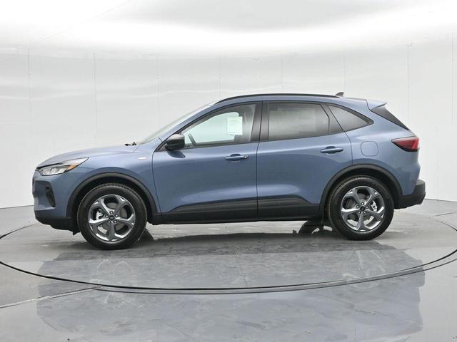 Photo of 2025 Vapor Blue Ford Escape