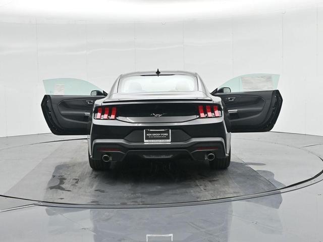 Photo of 2025 Shadow Black Ford Mustang