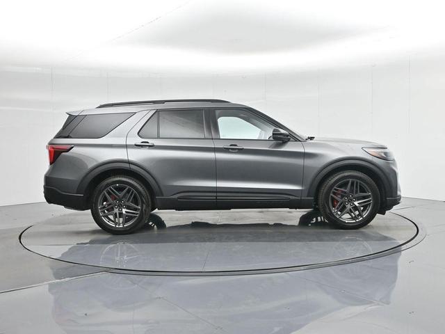 Photo of 2025 Gray Ford Explorer