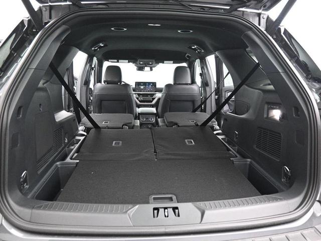Photo of 2025 Gray Ford Explorer