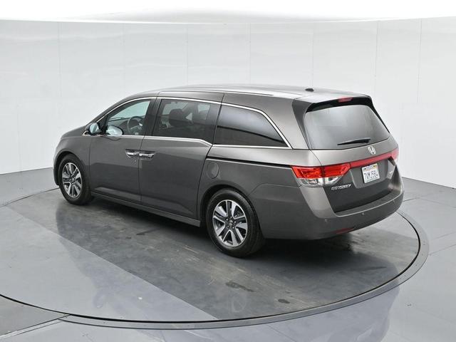 Photo of 2016 Smoky Topaz Metallic Honda Odyssey