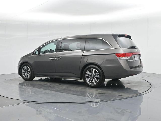 Photo of 2016 Smoky Topaz Metallic Honda Odyssey