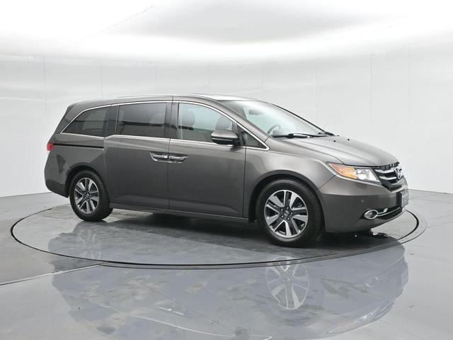 Photo of 2016 Smoky Topaz Metallic Honda Odyssey
